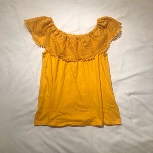 Off the shoulder tank top w/ floral lace neckline